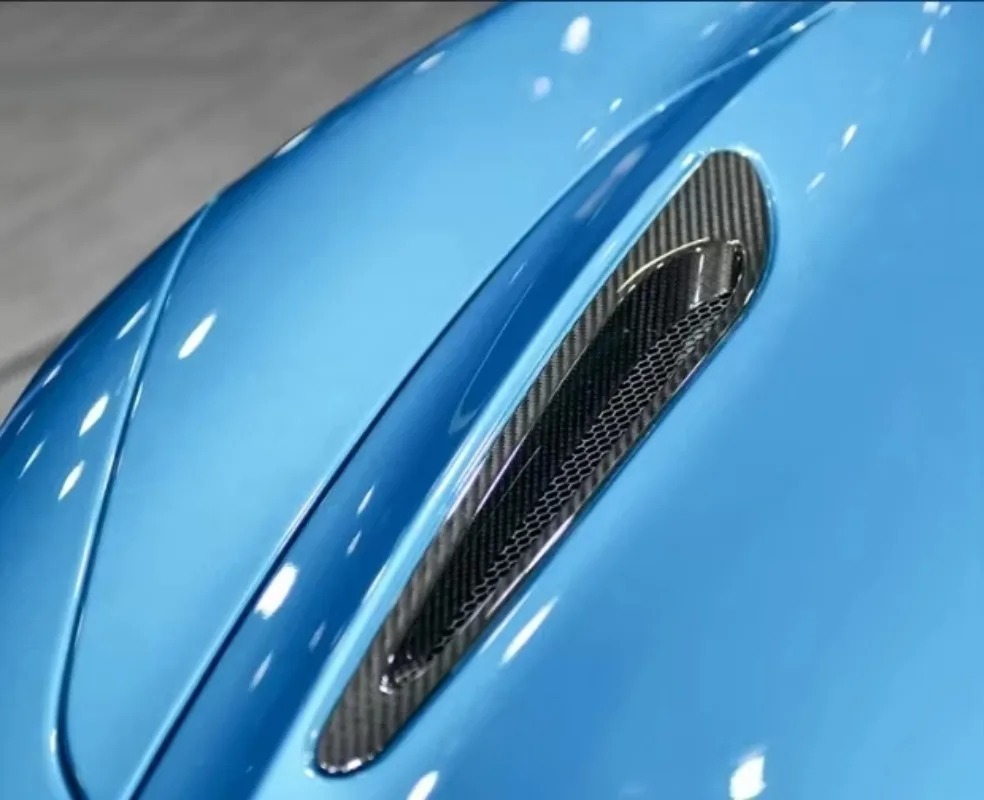 High Quality Fast Delivery Whole Sale Price Dry Carbon Fiber OEM Style Hood Vent Body Kits for  720S